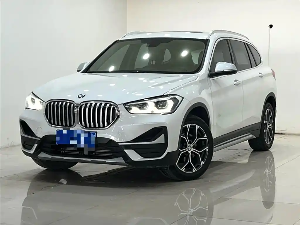 BMW X1 2022 — фото 1
