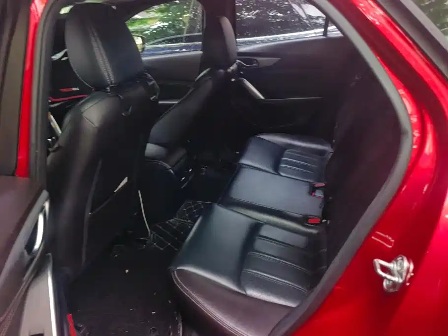Mazda CX-4 2017 — фото 11