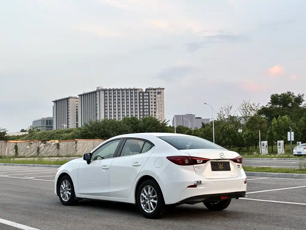 Mazda 3 Axela 2015 — фото 9