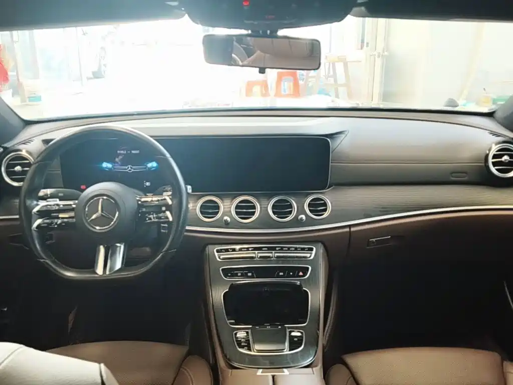 Mercedes-Benz E-Class 2021 — фото 10