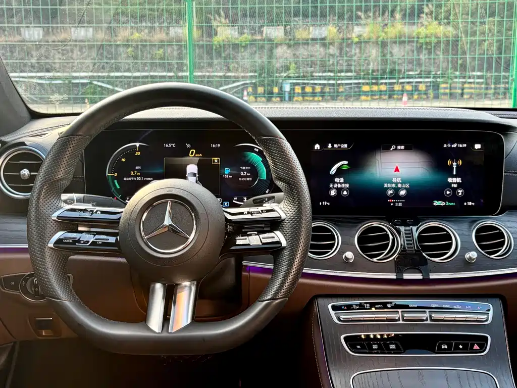 Mercedes-Benz E-Class 2022 — фото 13