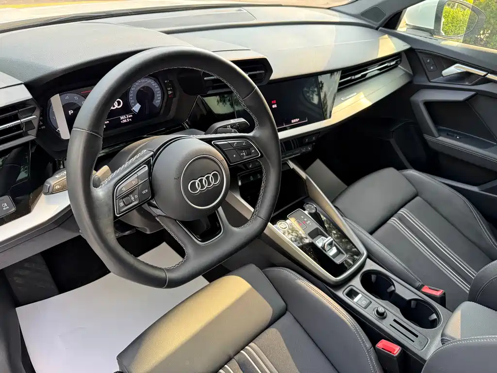 Audi A3 2023 — фото 12