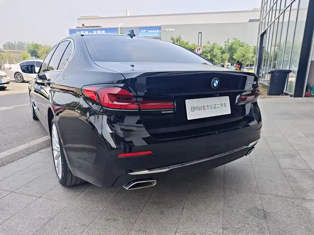 BMW 5 Series 2021 — фото 12