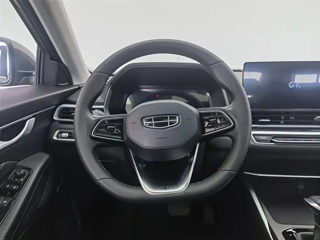 Geely Emgrand 2022 — фото 11