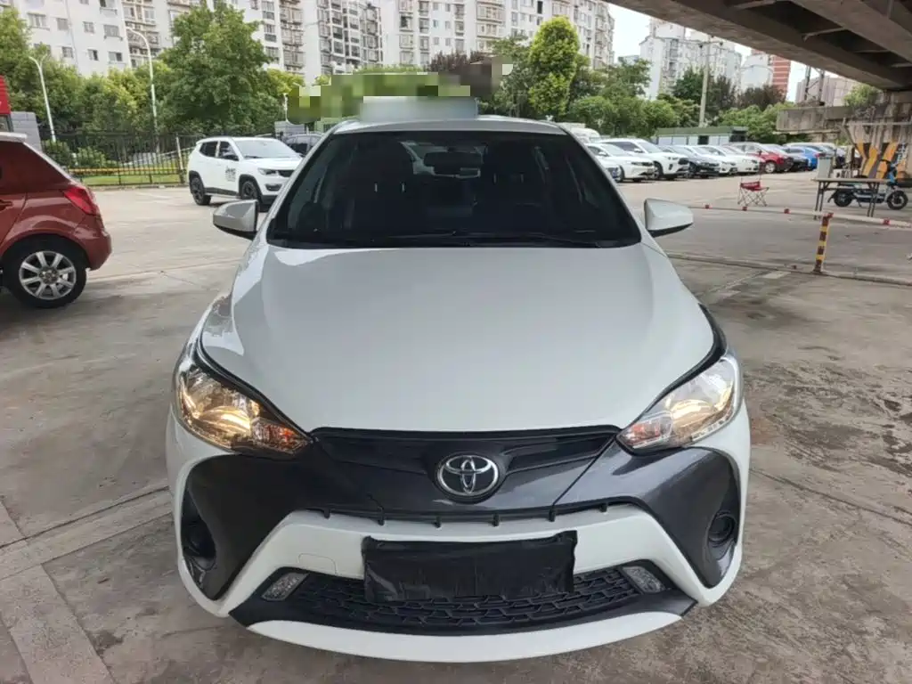 Toyota Yaris L 2021