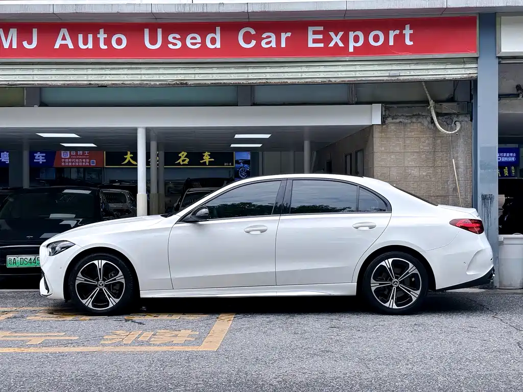 Mercedes-Benz C-Class 2022