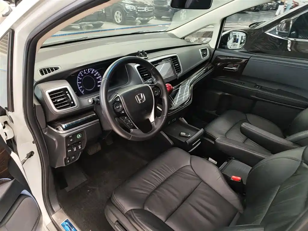 Honda Odyssey 2018 — фото 16