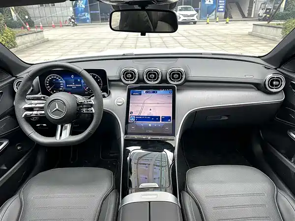 Mercedes-Benz C-Class 2025