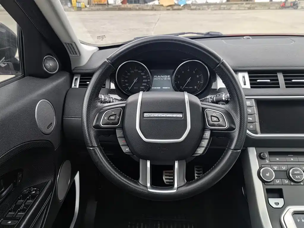Land Rover Evoque 2015 — фото 12
