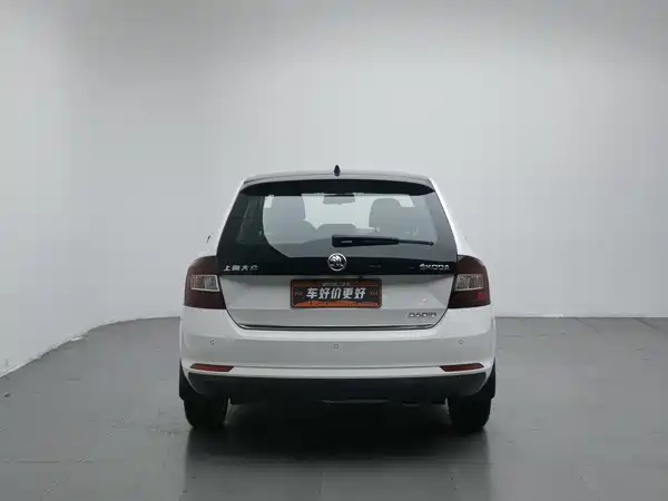 Skoda Rapid Spaceback 2015