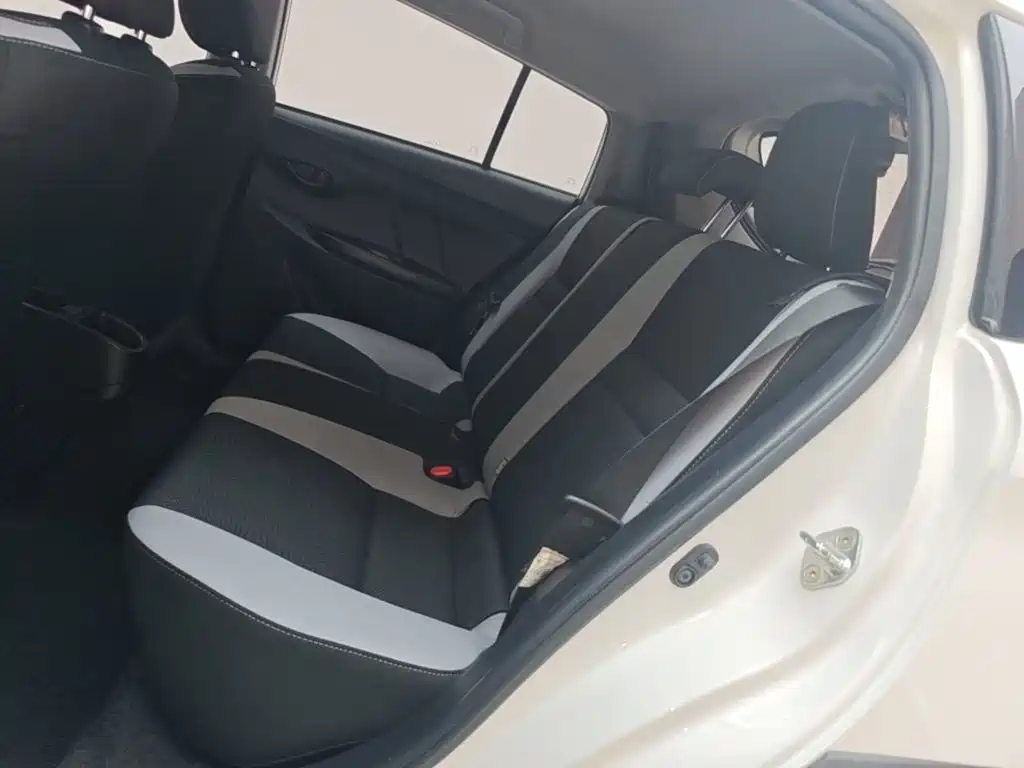 Toyota Yaris L 2021 — фото 17