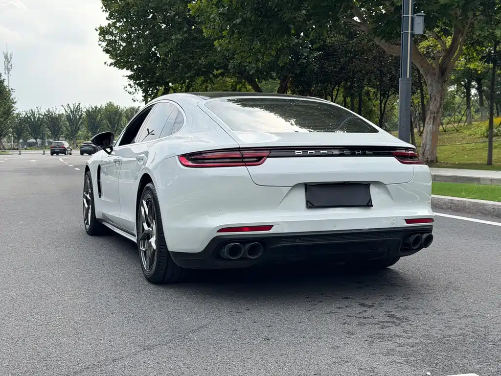 Porsche Panamera 2018 — фото 13