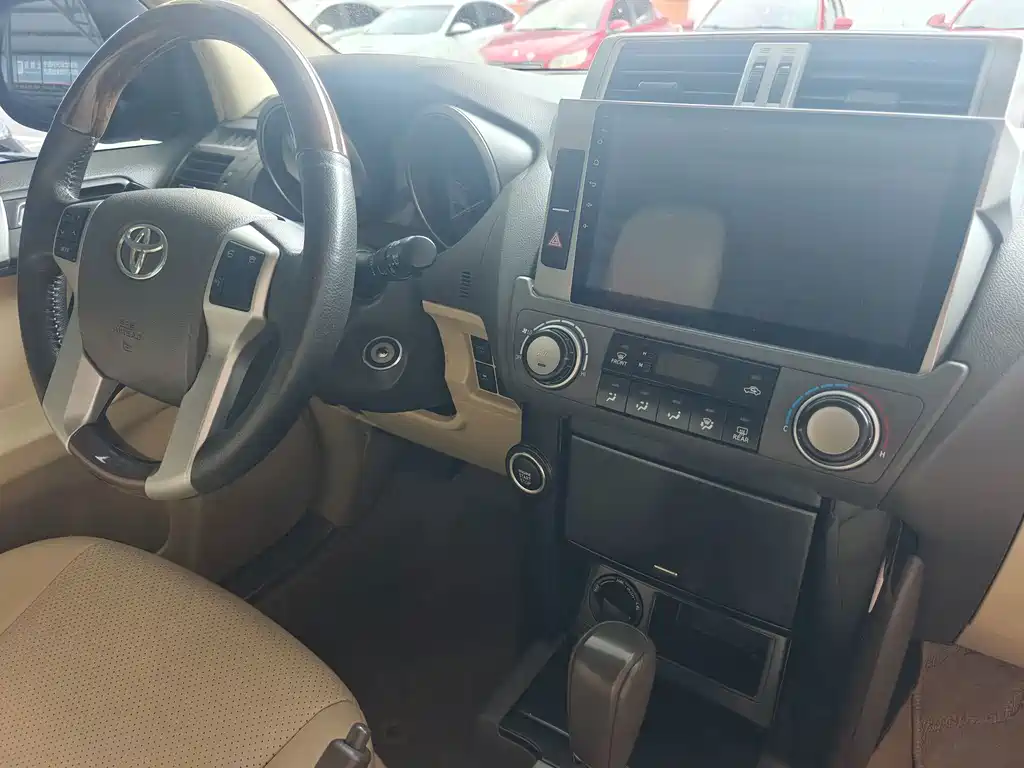 Toyota Prado 2017 — фото 11