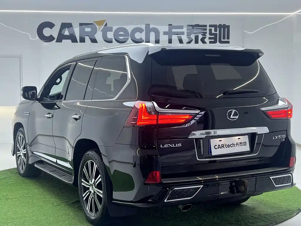 Lexus LX 2019 — фото 12