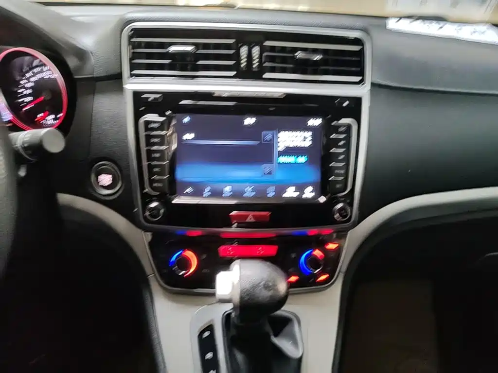 Haval M6 2018 — фото 13