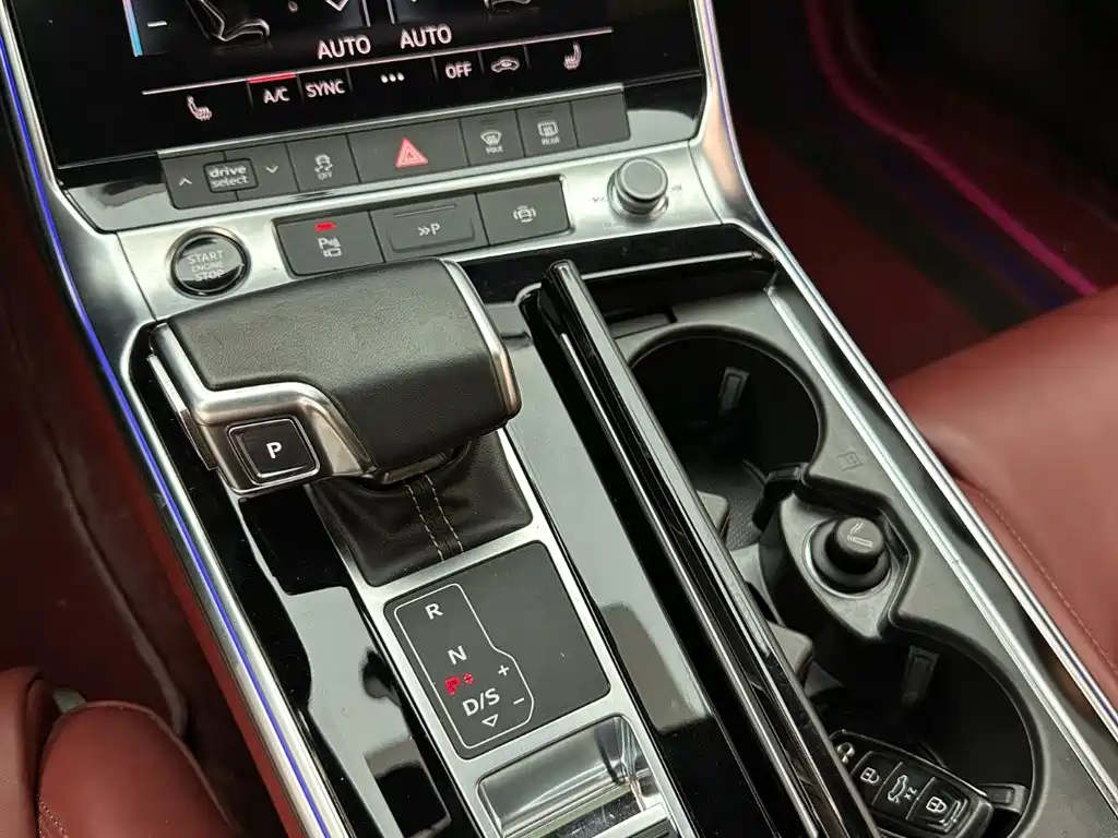 Audi A7L 2023 — фото 17