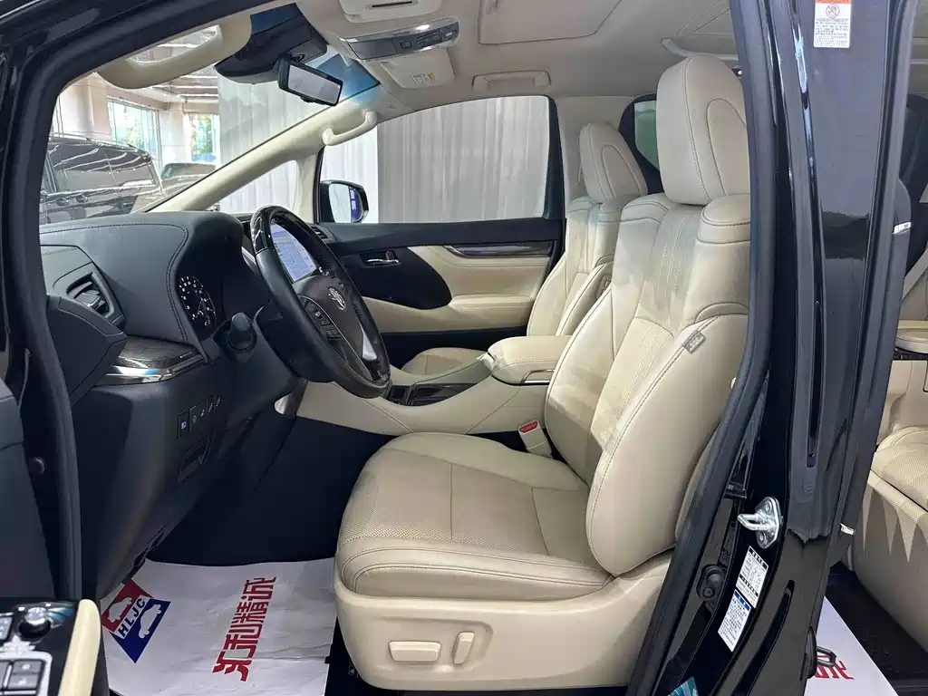 Toyota Vellfire 2021 — фото 8