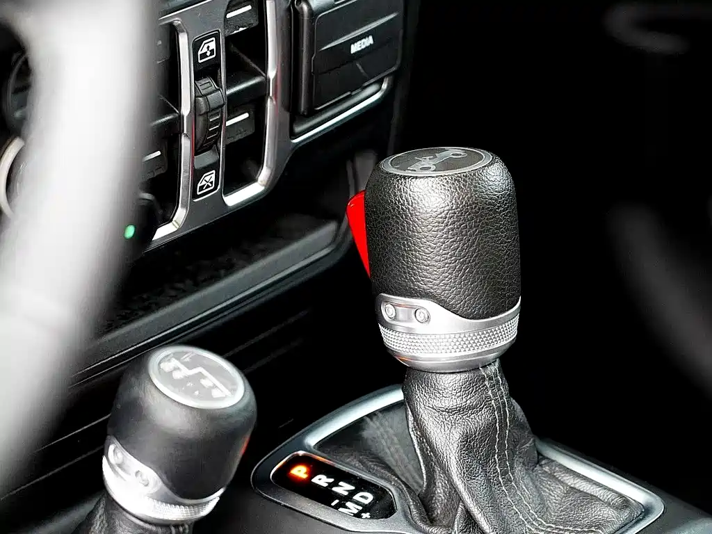 Jeep Wrangler 2020 — фото 13