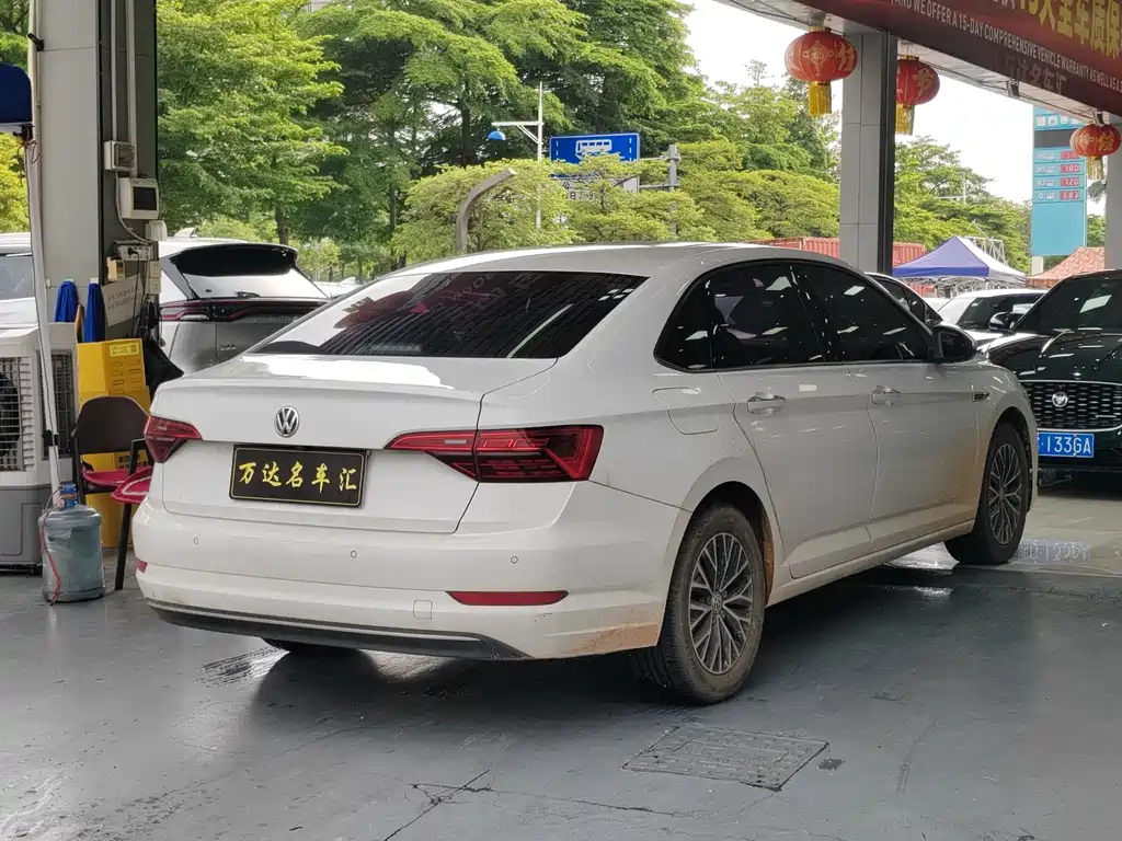 Volkswagen Sagitar 2020