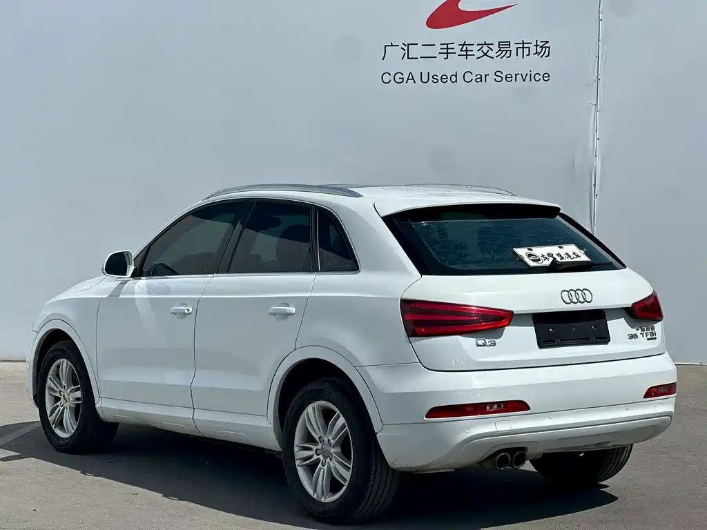 Audi Q3 2015 — фото 9