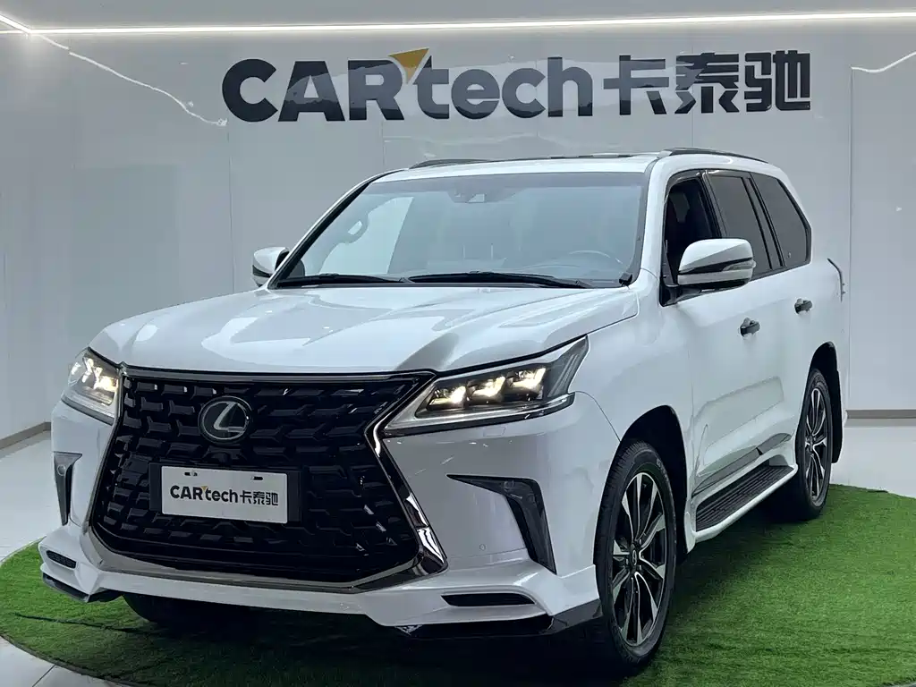 Lexus LX 2022 — фото 1