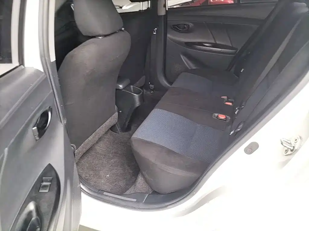 Toyota Yaris L 2019 — фото 17