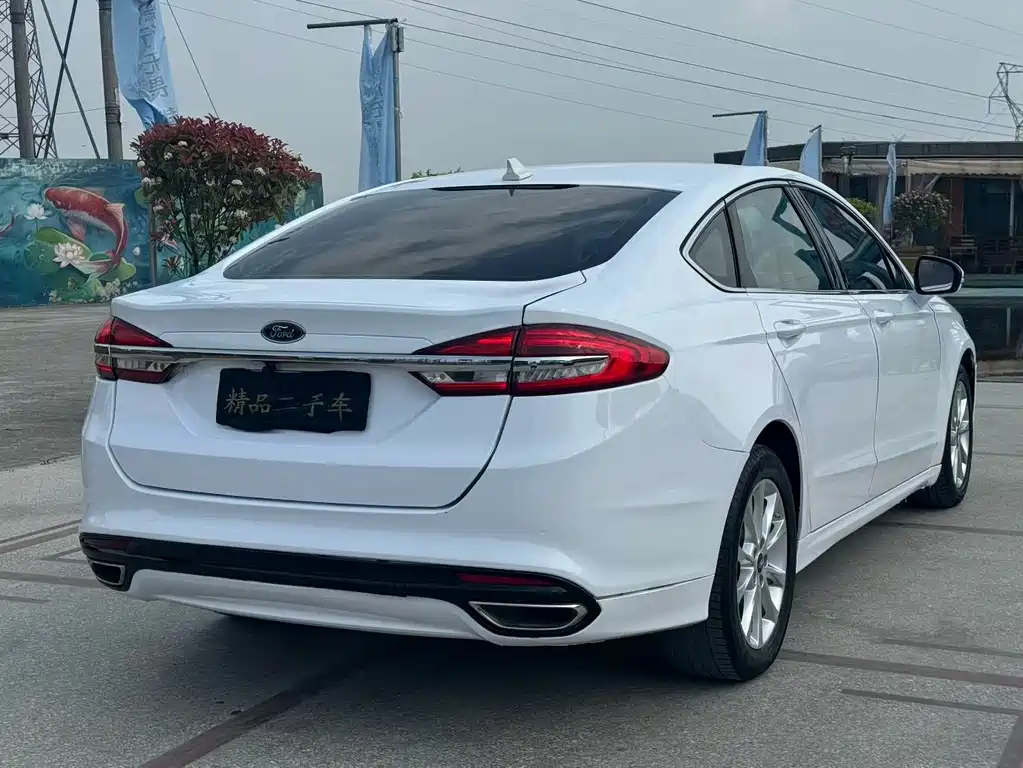 Ford Mondeo 2018 — фото 15