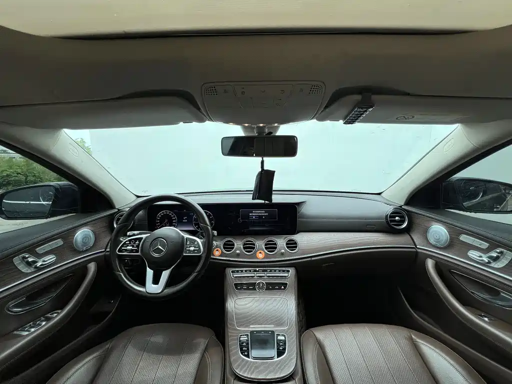 Mercedes-Benz E-Class 2020 — фото 11