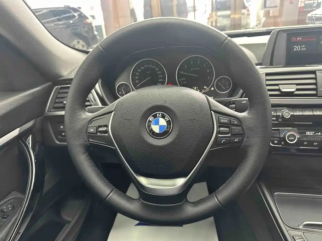 BMW 3 Series GT 2018 — фото 12