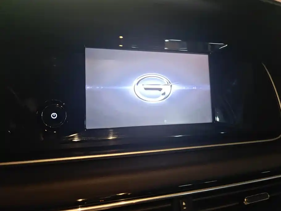 GAC Motor Trumpchi M6 2019 — фото 13