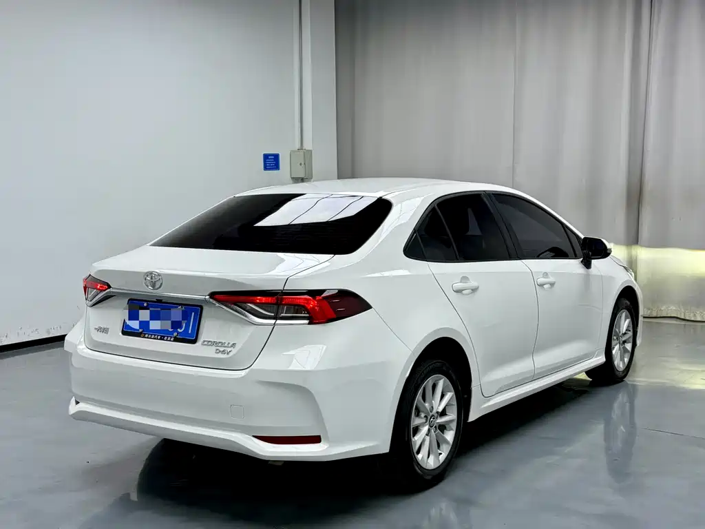 Toyota Corolla 2023 — фото 15