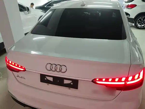Audi A4L 2020