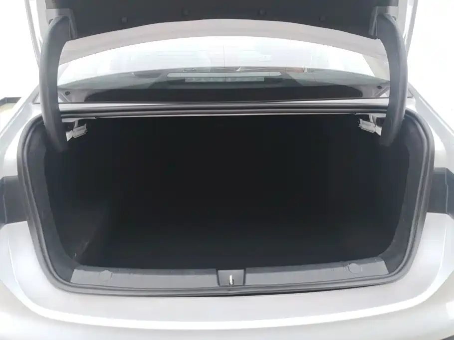 BYD Seal 05 DM-i 2025 — фото 4