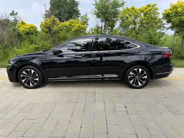 Volkswagen Passat 2022