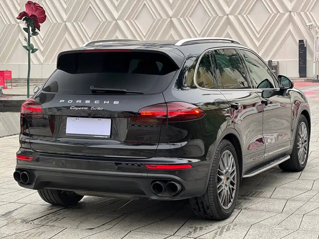 Porsche Cayenne 2017 — фото 6