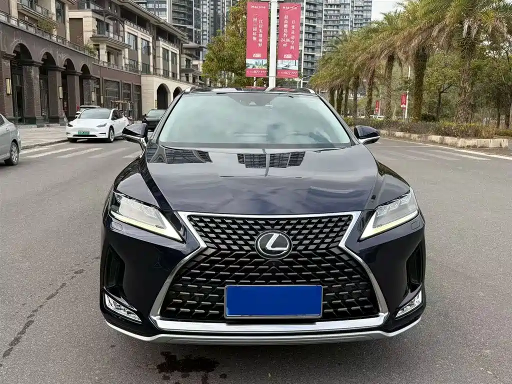 Lexus RX 2022 — фото 1