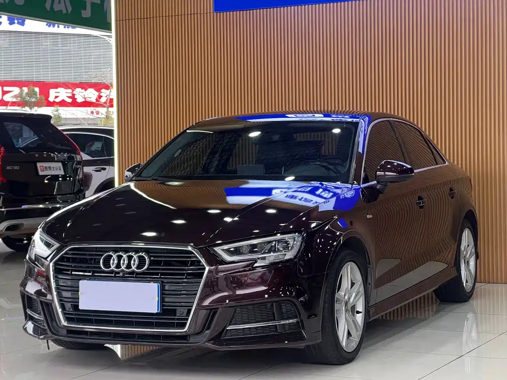 Audi A3 2019 — фото 1