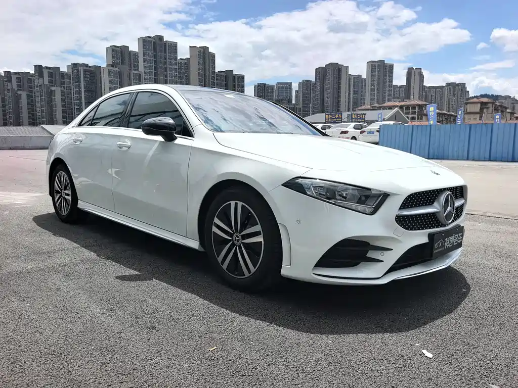 Mercedes-Benz A-Class 2019 — фото 3