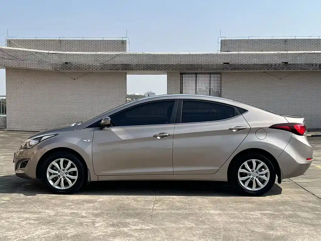 Hyundai Elantra Langdong 2017 — фото 8