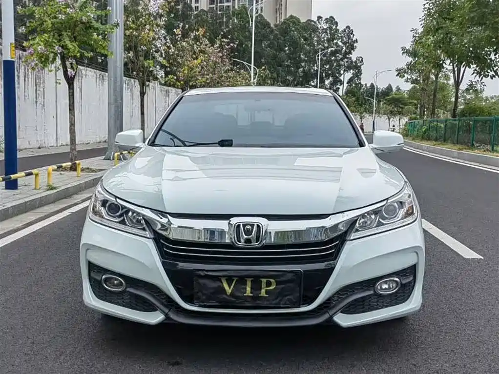 Honda Accord 2017 — фото 1