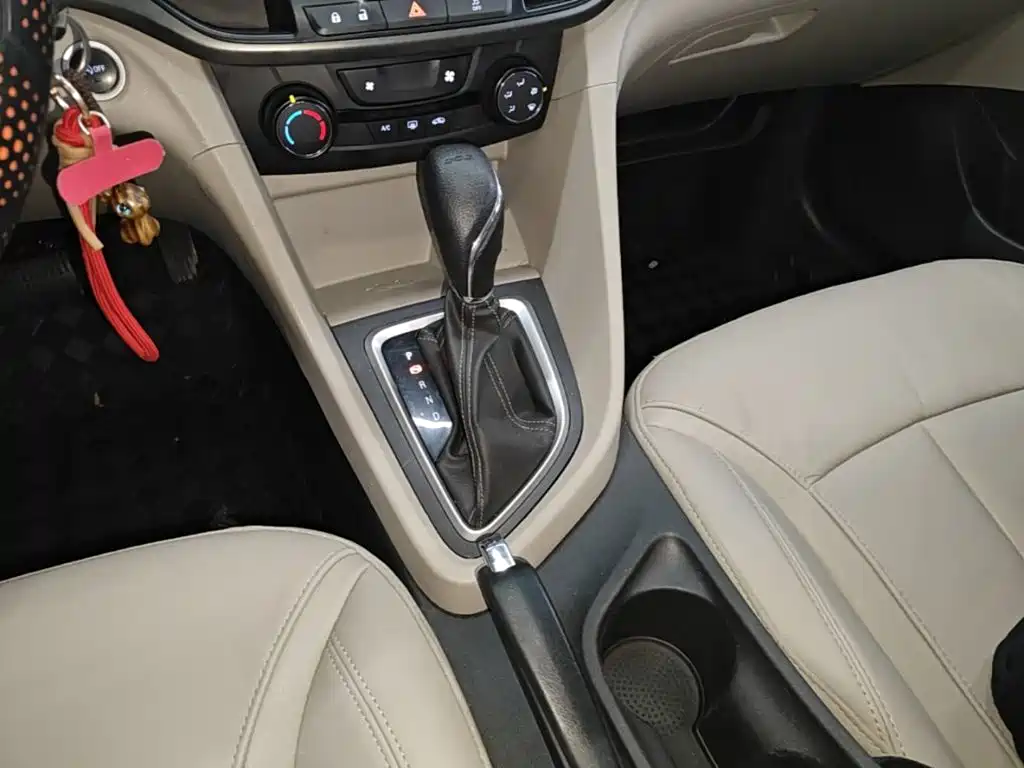 Buick Excelle 2018 — фото 10