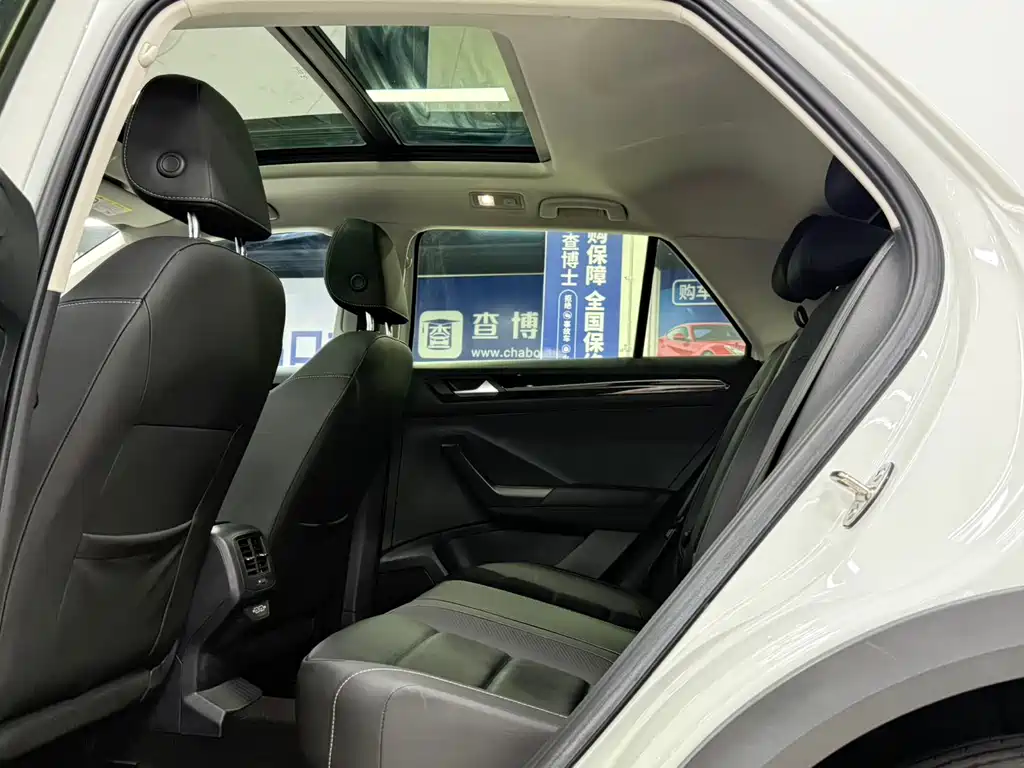 Volkswagen T-Roc 2022 — фото 15