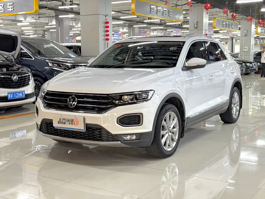 Volkswagen T-Roc 2022 — фото 1