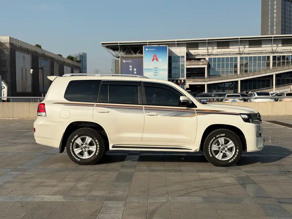 Toyota Land Cruiser 2019 — фото 4