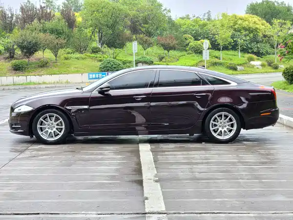 Jaguar XJ 2015
