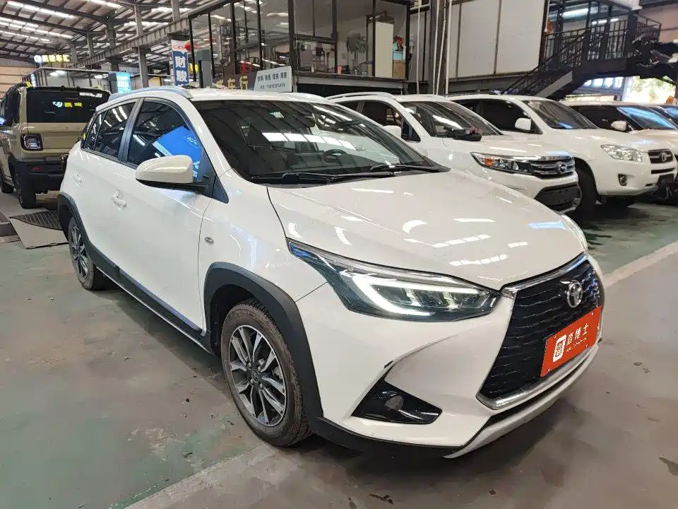 Toyota Yaris L 2022 — фото 2