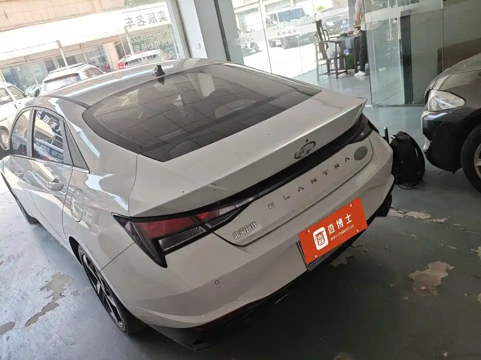 Hyundai Elantra 2022