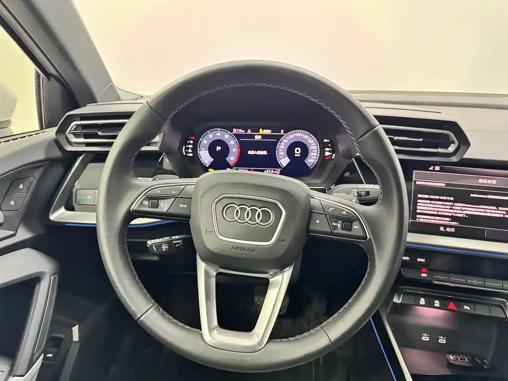 Audi A3 2025 — фото 10