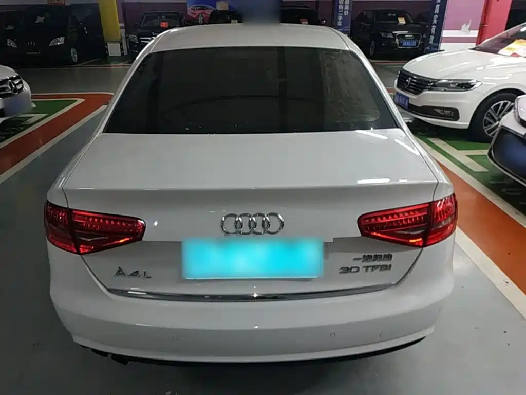 Audi A4L 2016