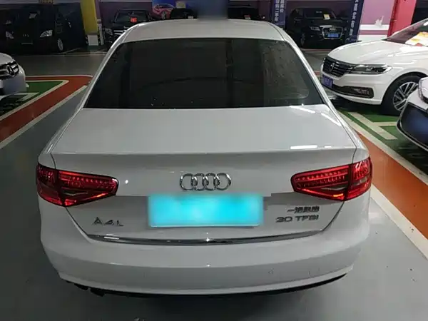 Audi A4L 2016